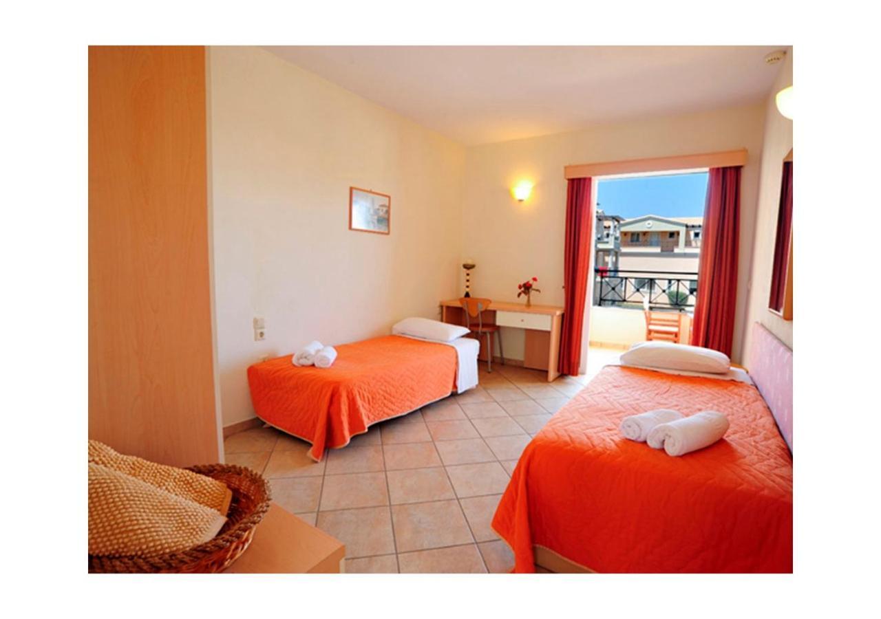 אצ'ארבי Thinalos Aparthotel מראה חיצוני תמונה